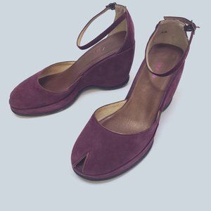 Vis à Vie suede peep toe wedges NEVER WORN!!